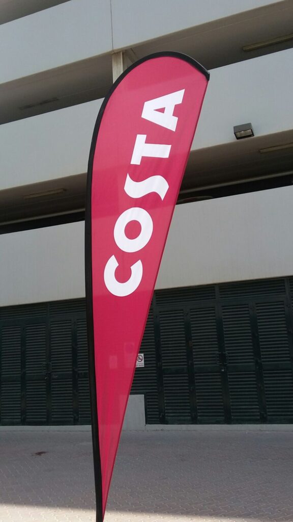 Custom Flags in Dubai: High-Quality Designs to Represent Your Brand