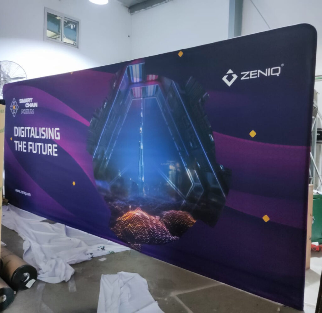 Meero Modular Display System