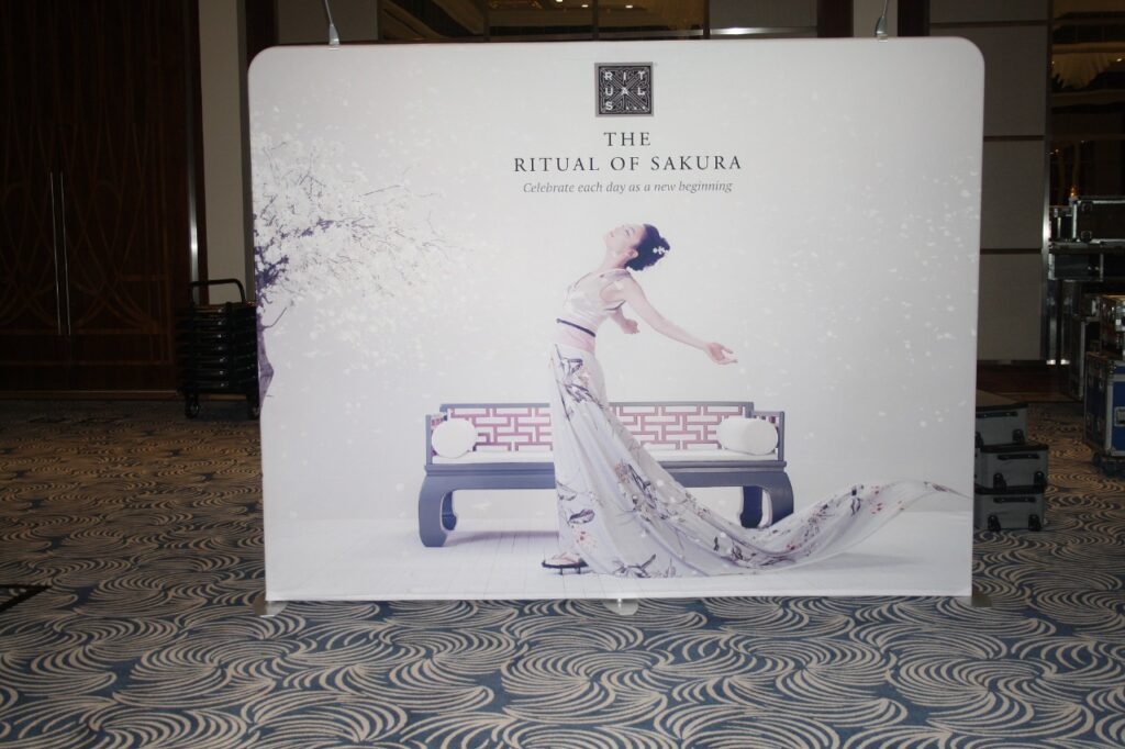 Meero Modular Display System