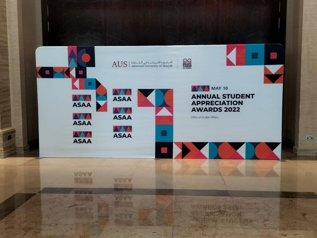 Meero Modular Display System